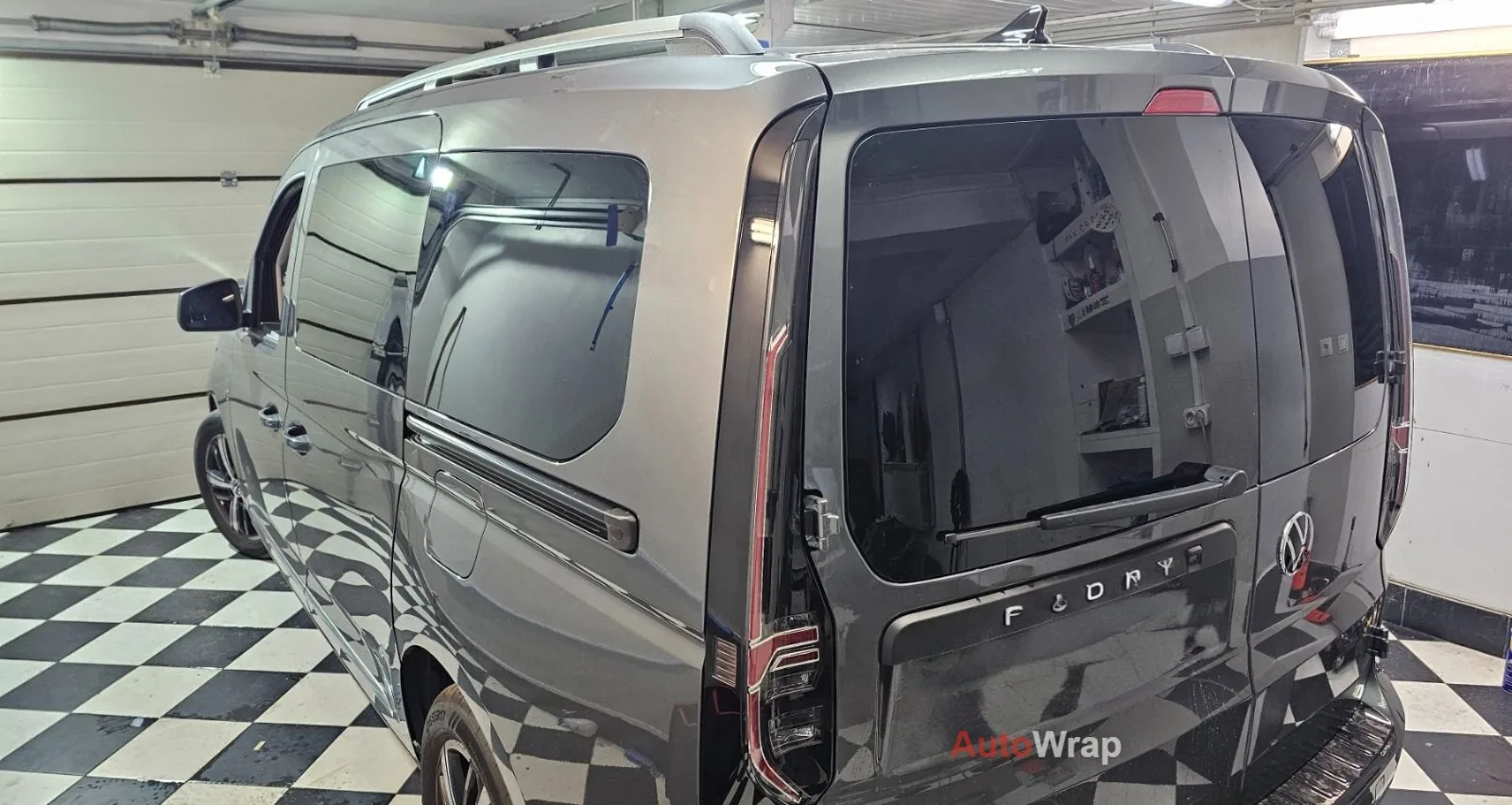 Fiat Fiorino z przyciemnionymi szybami